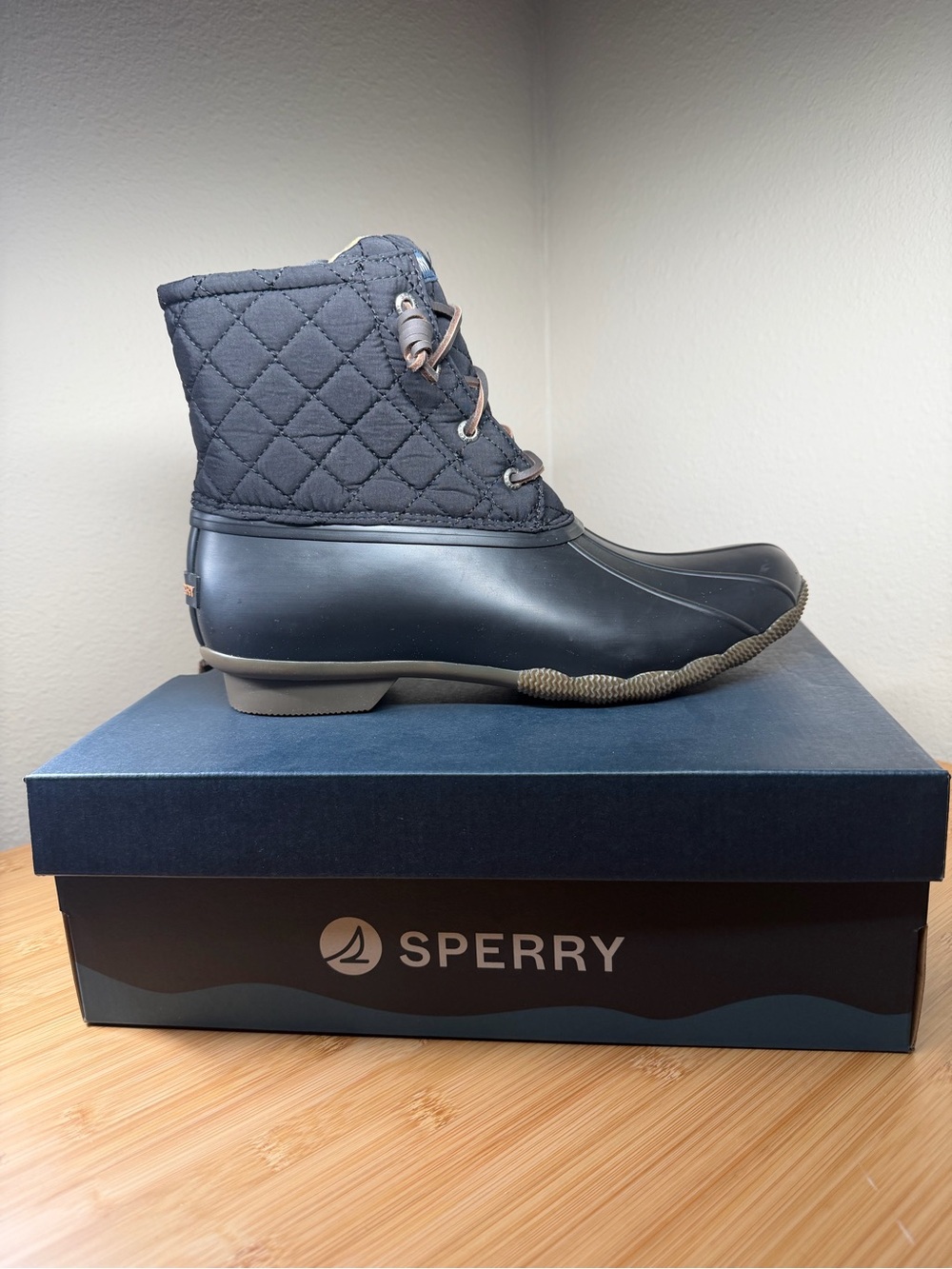 Sperry NIB Black Quilted Saltwater Ankle Side Zip Leather Lace-Up Duck Boots  11